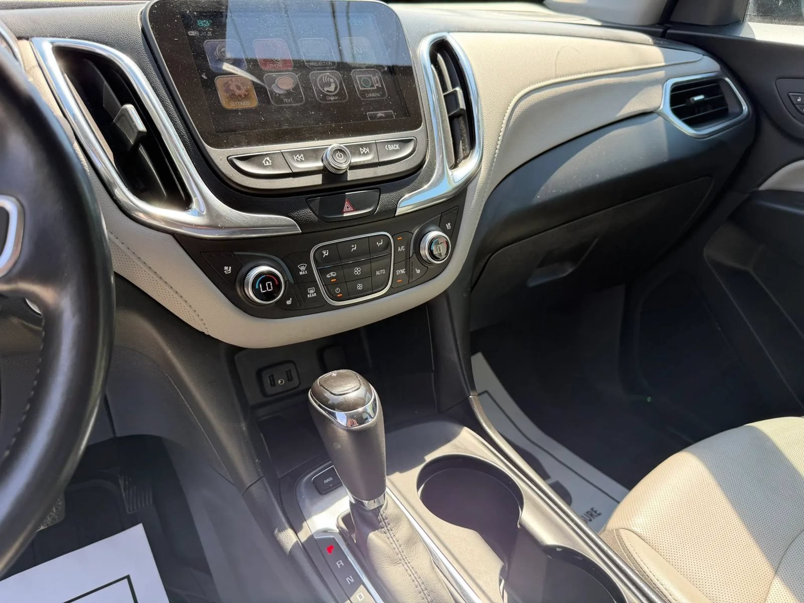 Used 2018 Chevrolet Equinox Premier AWD/4WD image 17