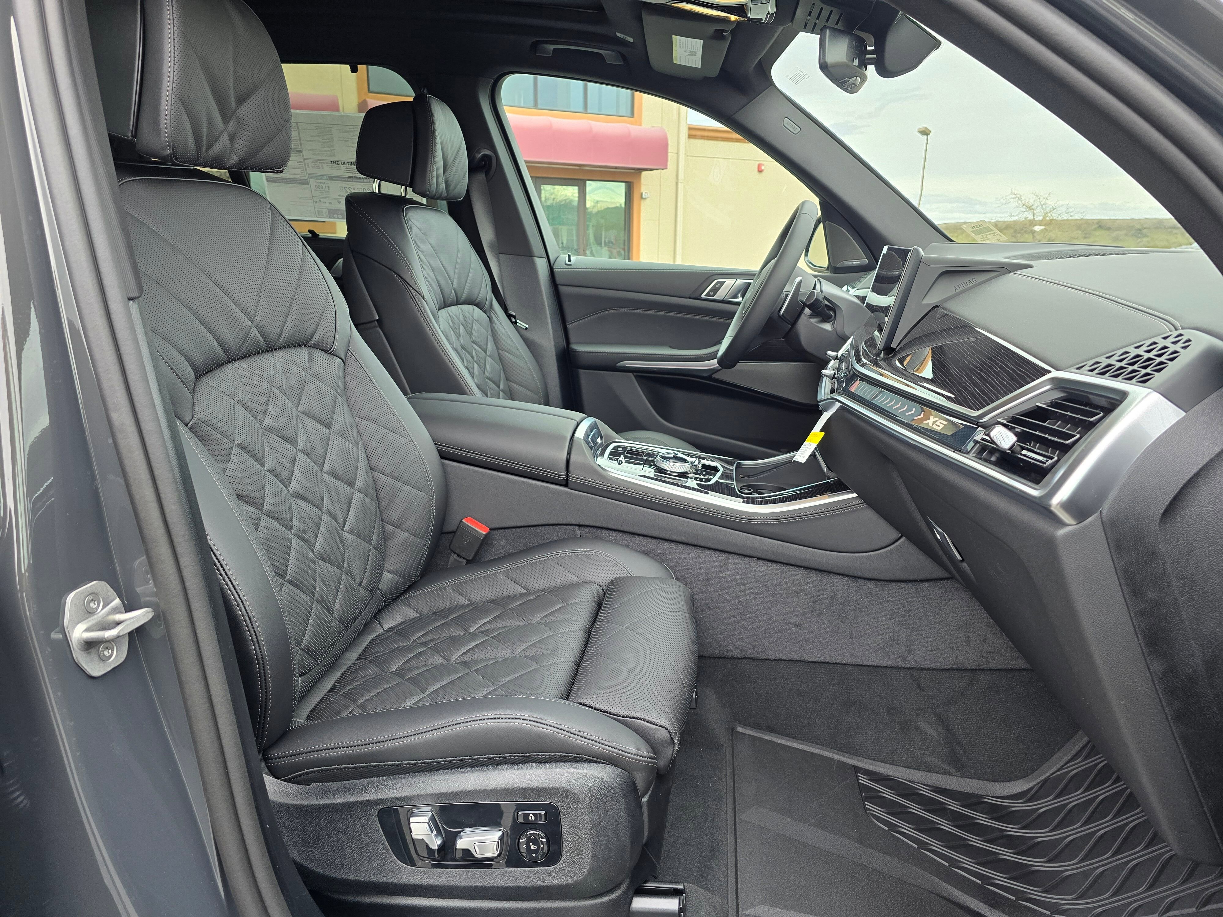 New 2026 BMW X5 xDrive50e w/ Executive Package image 15