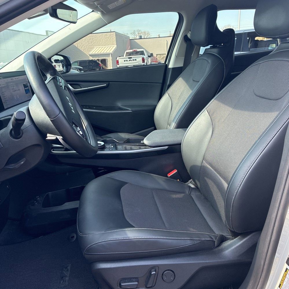 Certified 2024 Kia EV6 Light AWD/4WD image 10