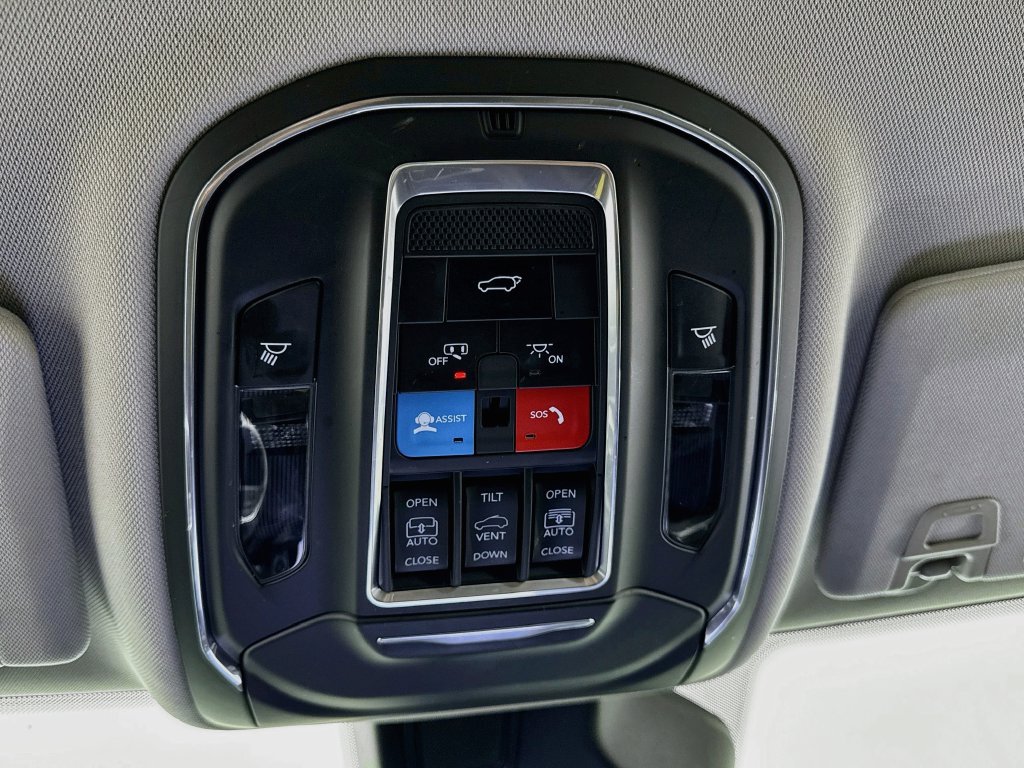 Used 2023 Jeep Grand Cherokee 30th Anniversary AWD/4WD image 14