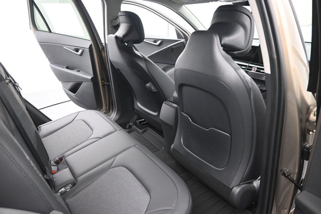 New 2027 Kia Niro LX FWD image 20
