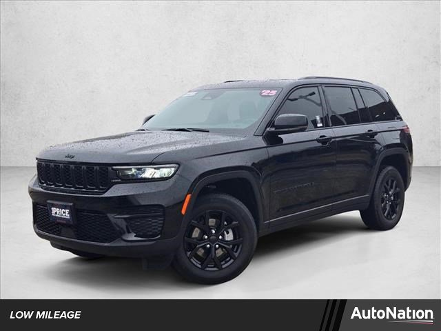 Used 2025 Jeep Grand Cherokee Altitude
