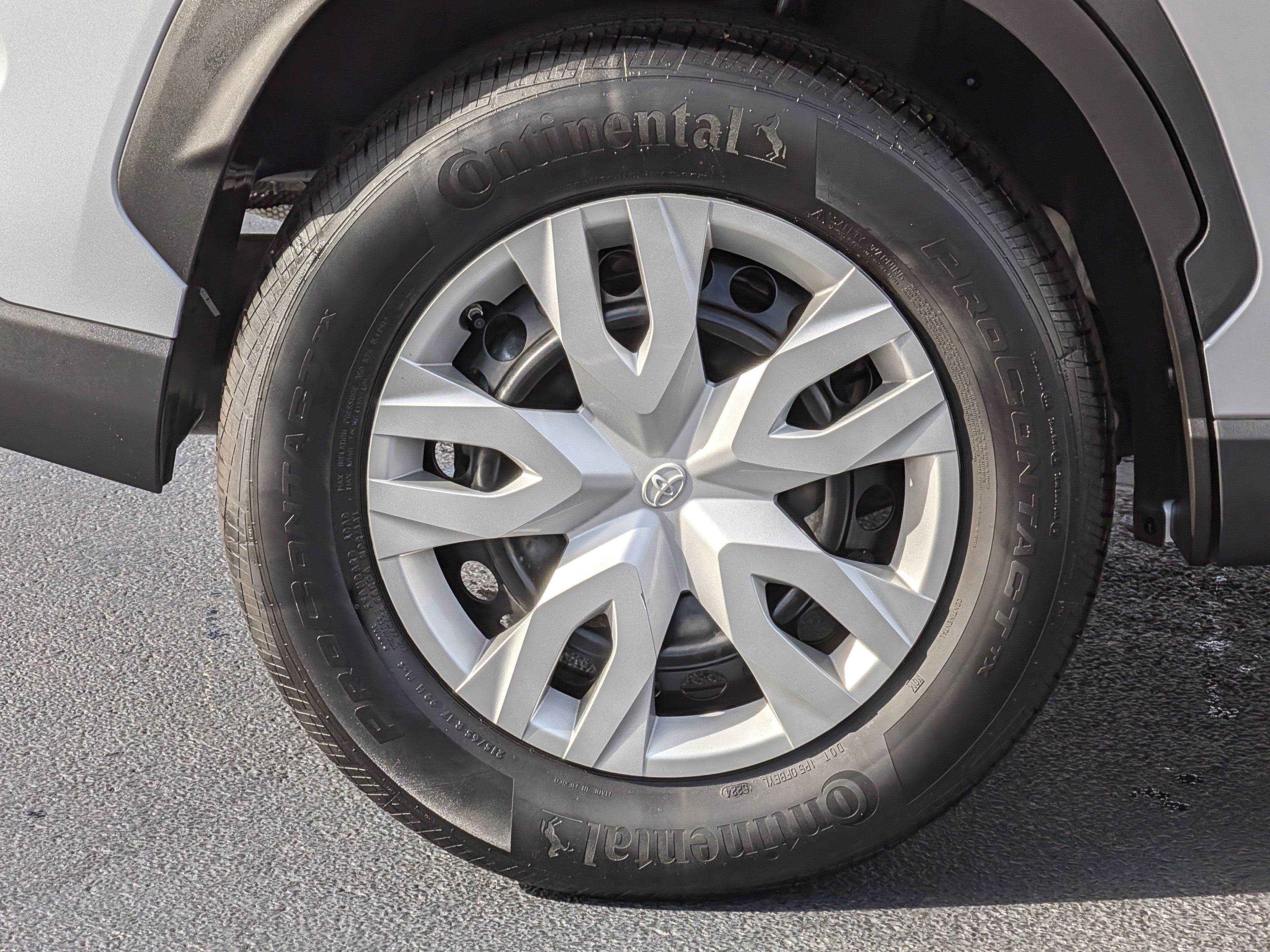 Certified 2025 Toyota Corolla Cross L FWD image 10