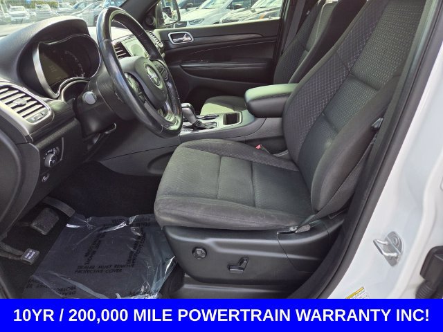 Used 2020 Jeep Grand Cherokee Laredo w/ 18" Wheel & 8.4" Radio Group RWD image 9