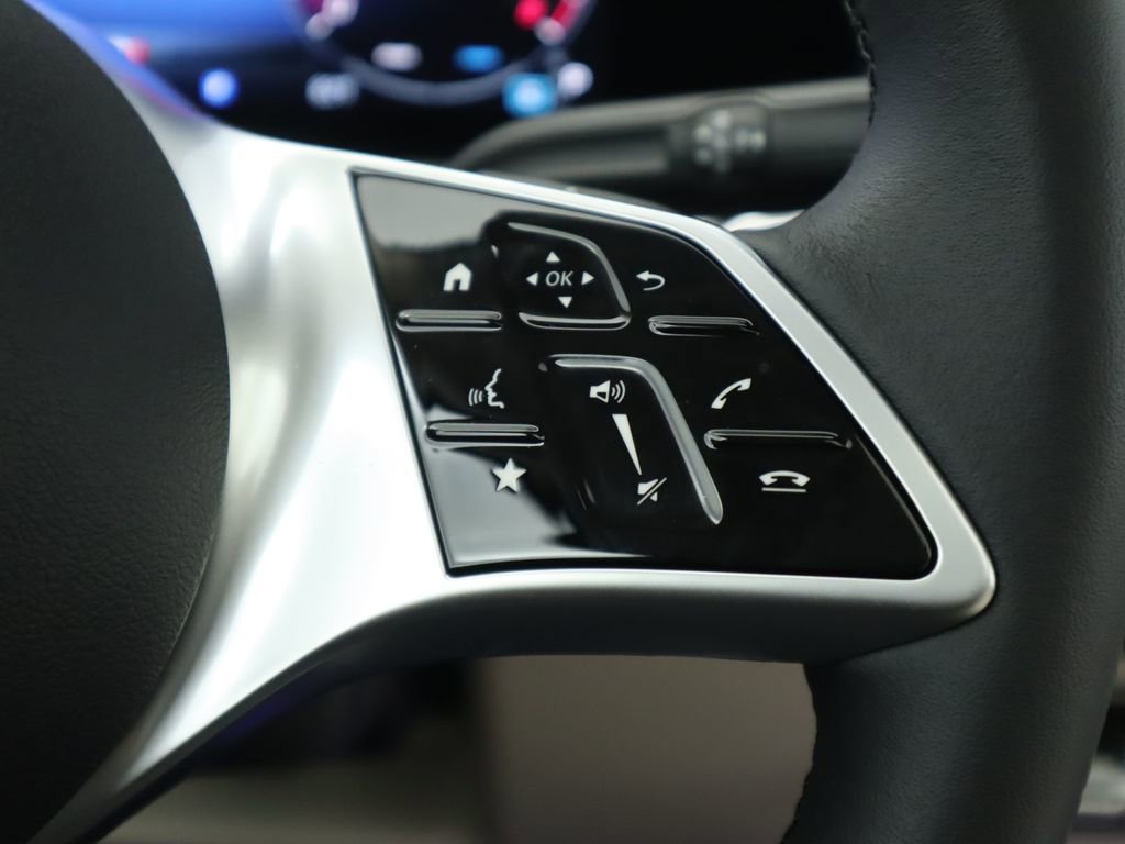 Used 2026 Mercedes-Benz GLB 250 image 12