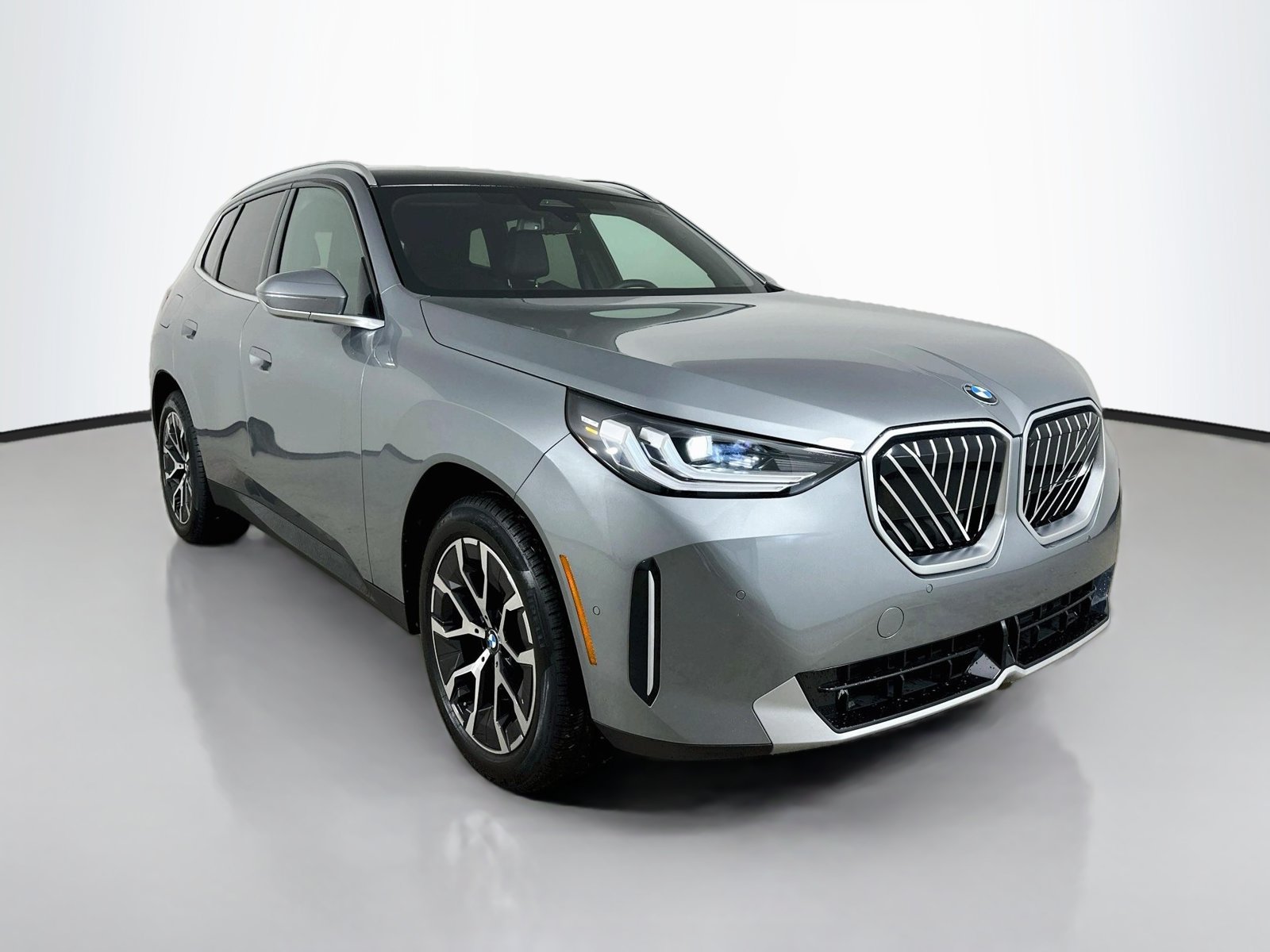 Used 2026 BMW X3 xDrive30i w/ Convenience Package AWD/4WD image 3