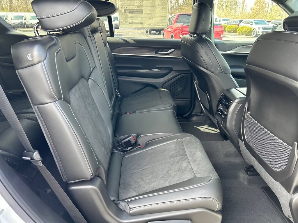New 2026 Jeep Grand Cherokee L 4WD image 27