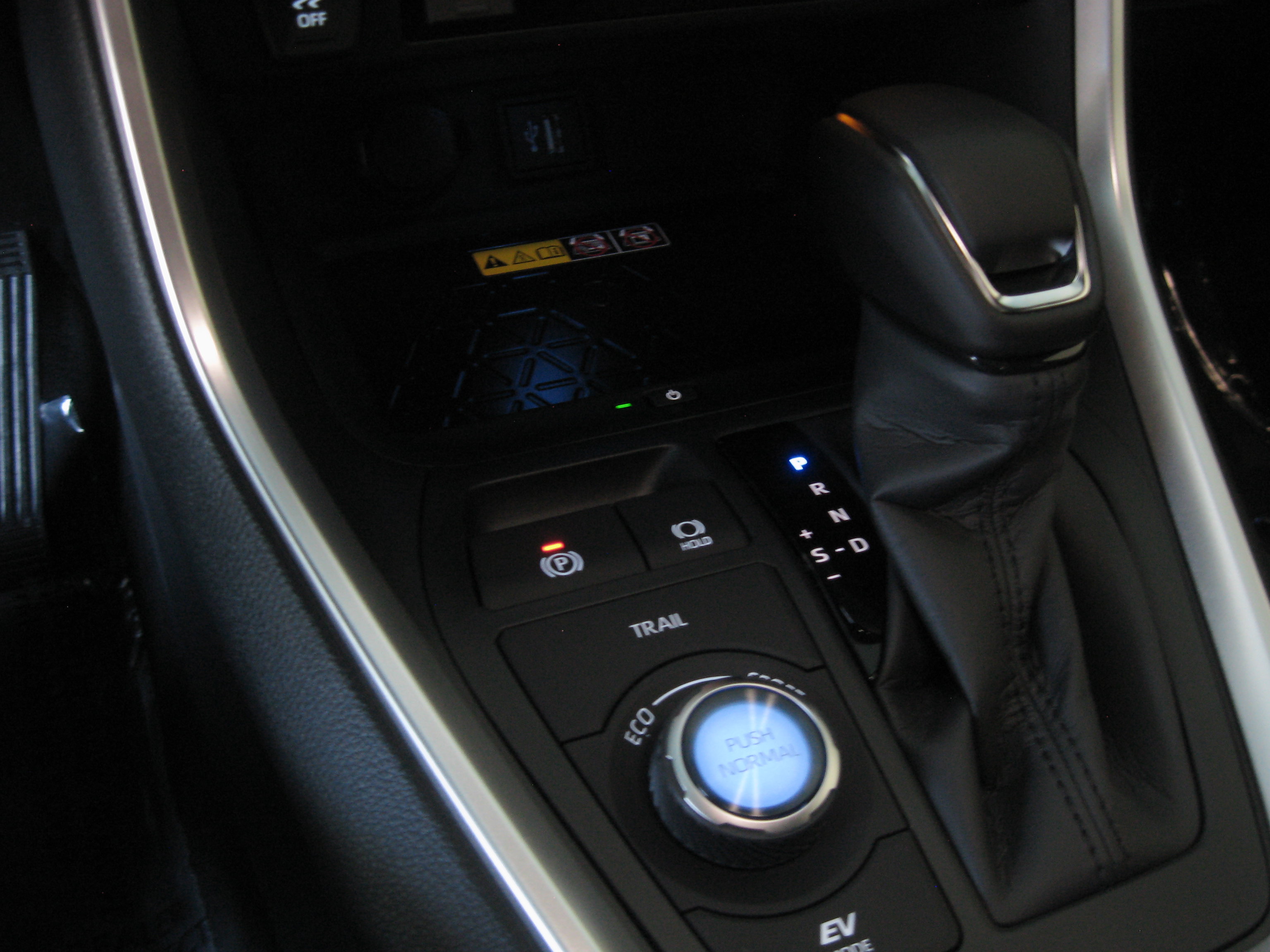 Used 2025 Toyota RAV4 XSE w/ Advanced Technology Package image 17