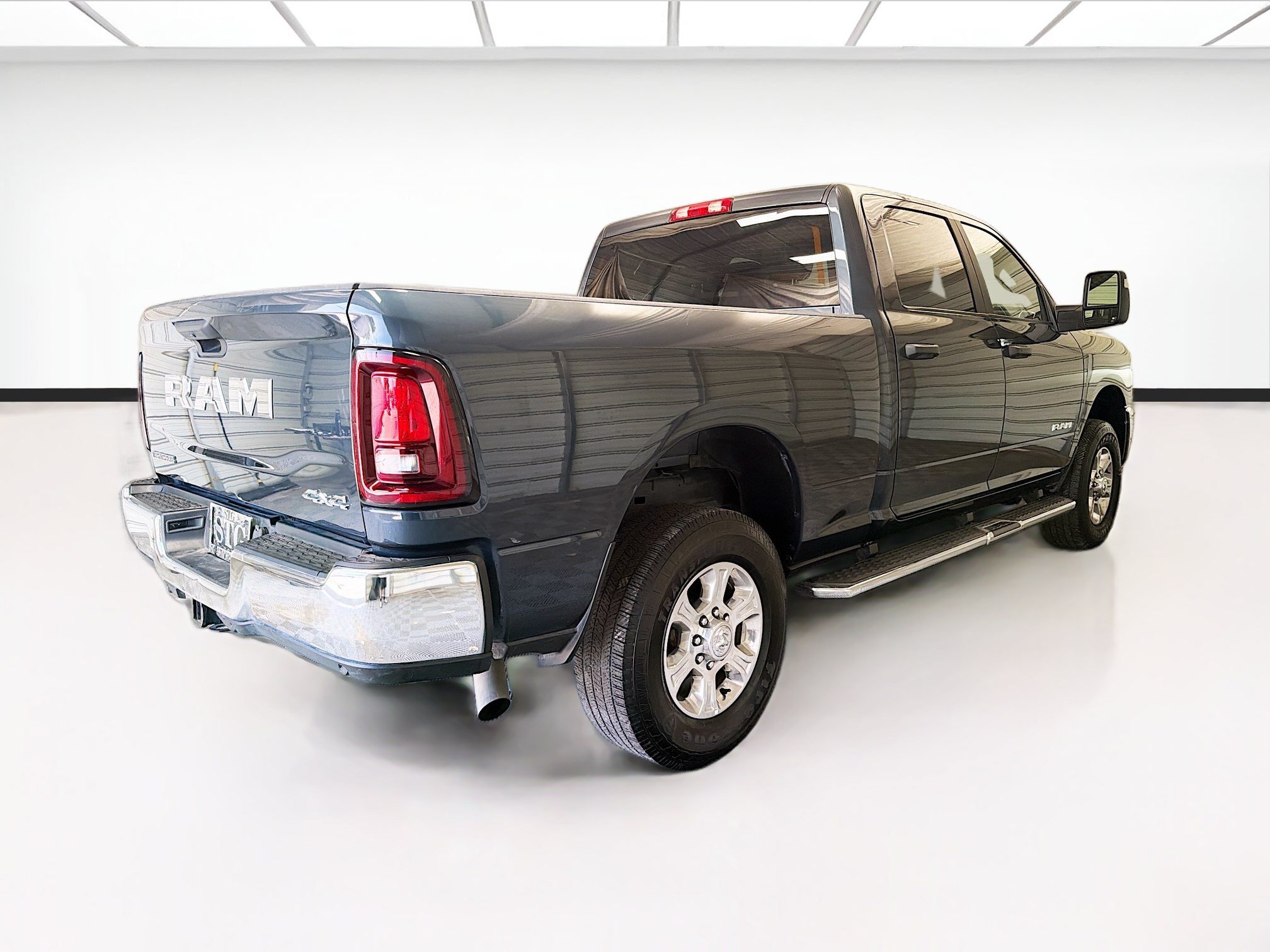 Used 2025 RAM 2500 Big Horn AWD/4WD image 4
