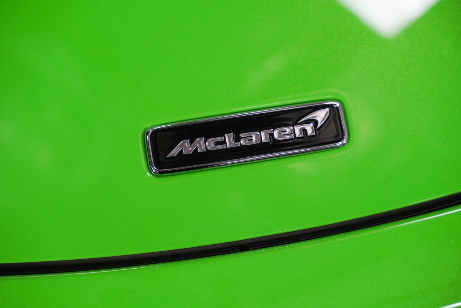 Used 2024 McLaren 750S Spider RWD image 11