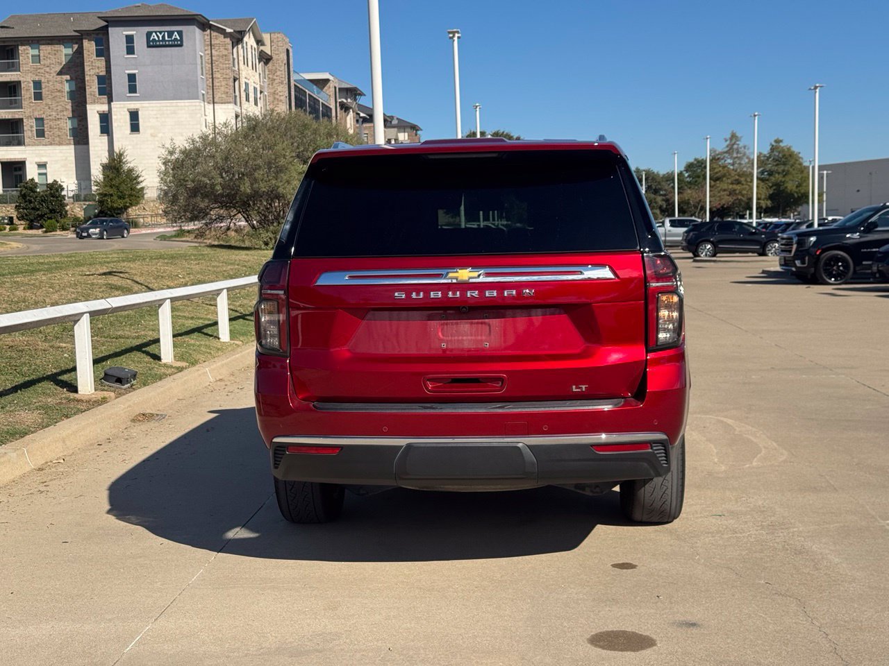 Used 2024 Chevrolet Suburban LT w/ Luxury Package AWD/4WD image 5