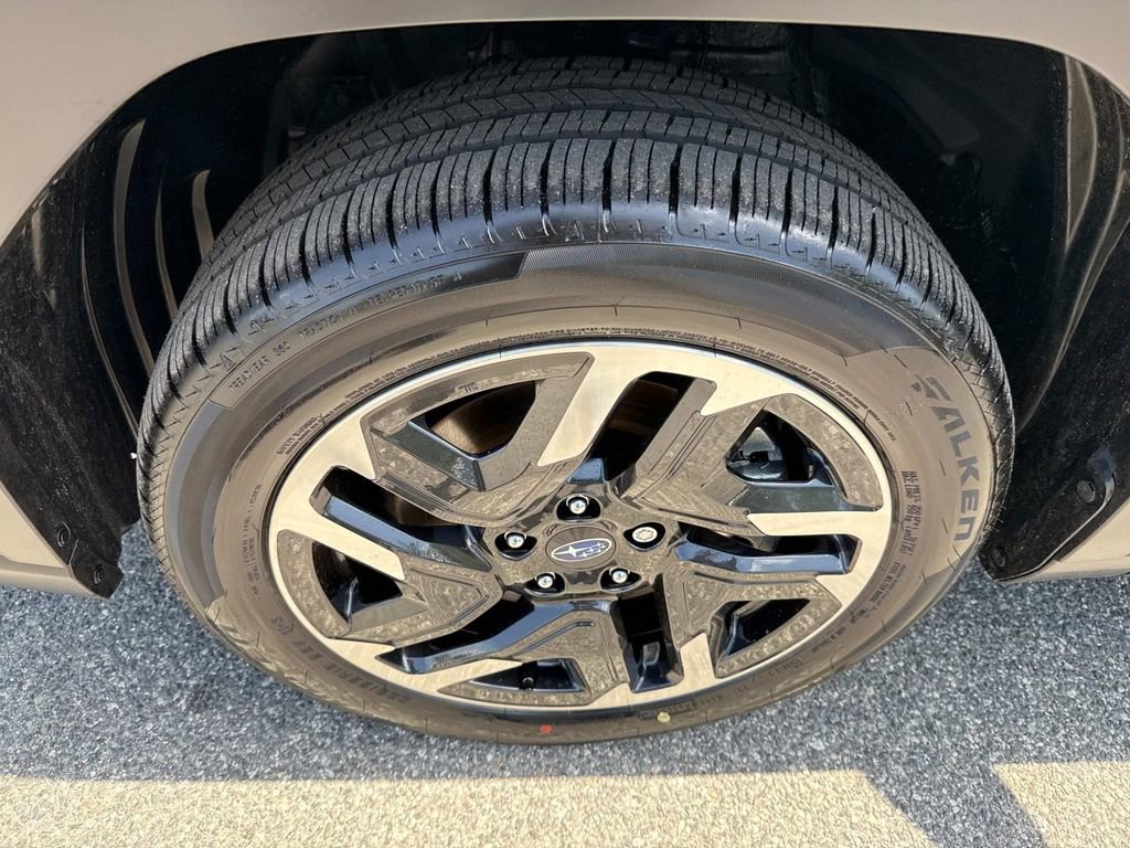New 2025 Subaru Forester Limited w/ Popular Package image 10