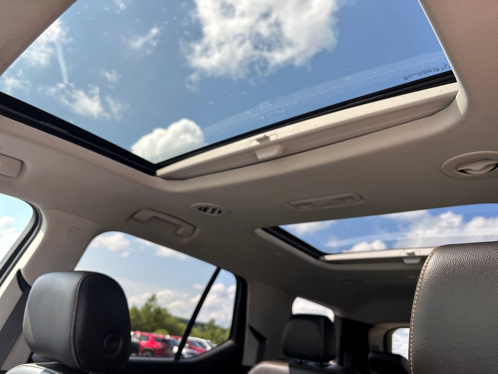 Certified 2021 Chevrolet Traverse RS w/ LPO, Floor Liner Package AWD/4WD image 26