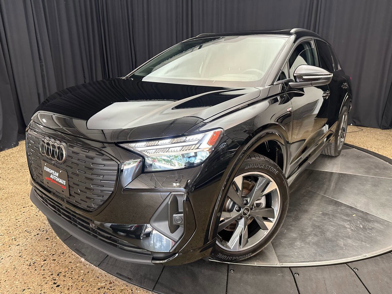 Used 2023 Audi Q4 e-tron Prestige w/ Black Optic Package image 3