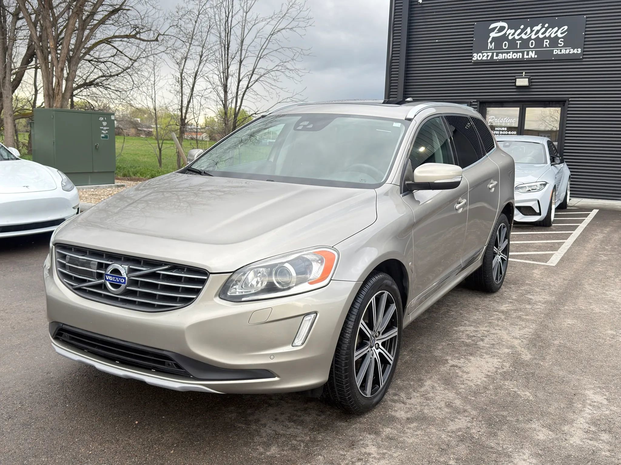 Used 2016 Volvo XC60 T6 Platinum AWD/4WD image 1