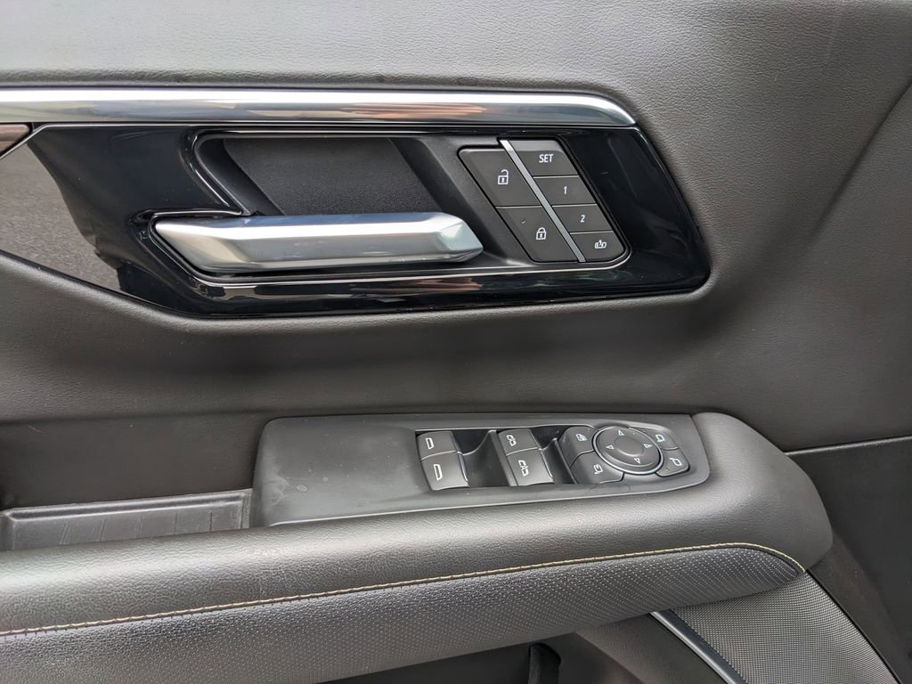 Used 2025 Chevrolet Tahoe Premier RWD image 22