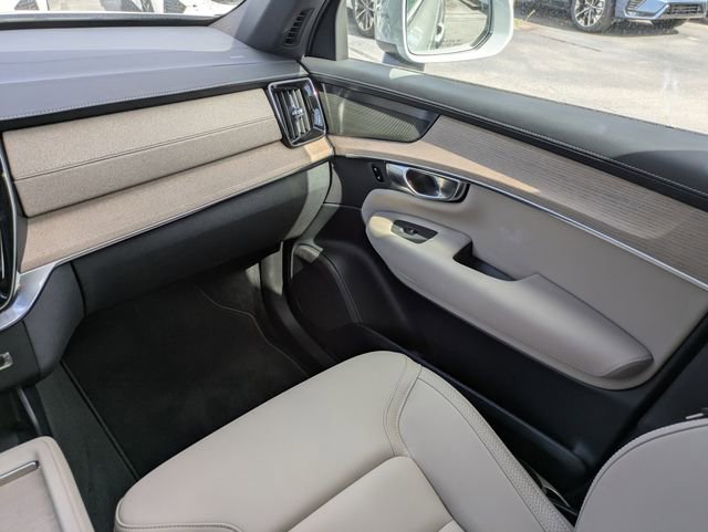 Certified 2026 Volvo XC90 B6 Plus w/ Protection Package Premier AWD/4WD image 23