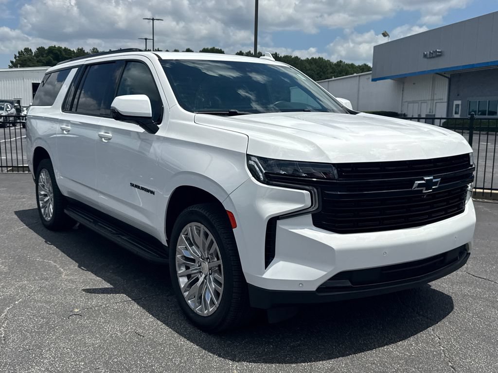 Used 2023 Chevrolet Suburban RST w/ Luxury Package AWD/4WD image 4