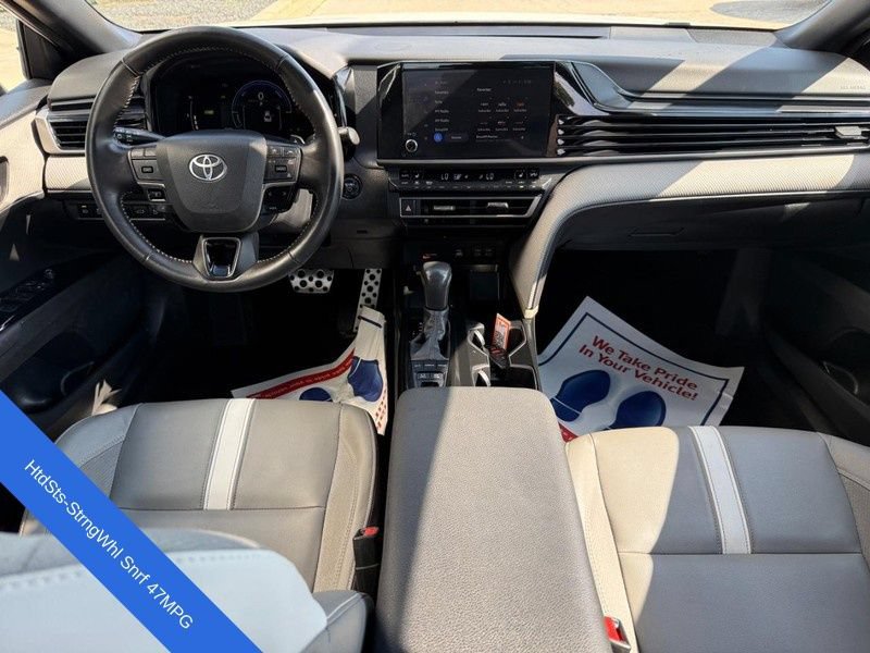 Used 2025 Toyota Camry SE w/ Convenience Package FWD image 13