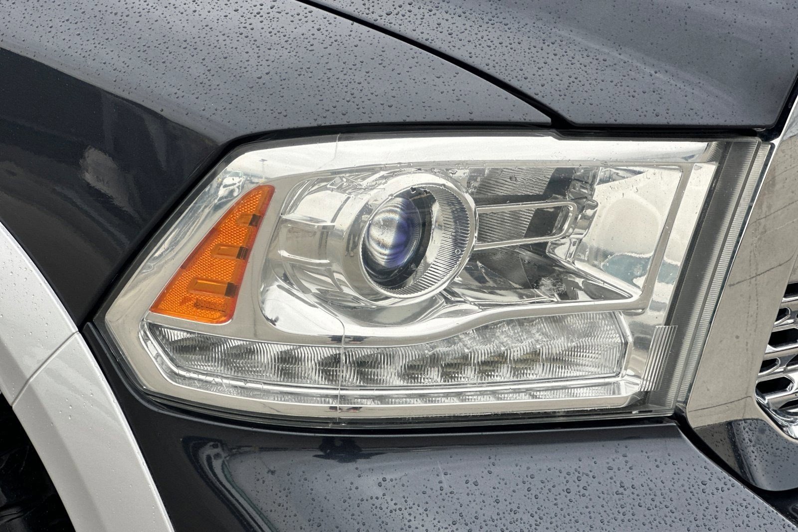 Used 2017 RAM 1500 Laramie image 9