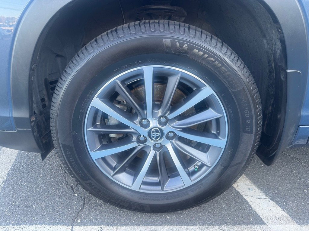 Used 2018 Toyota Highlander SE image 18