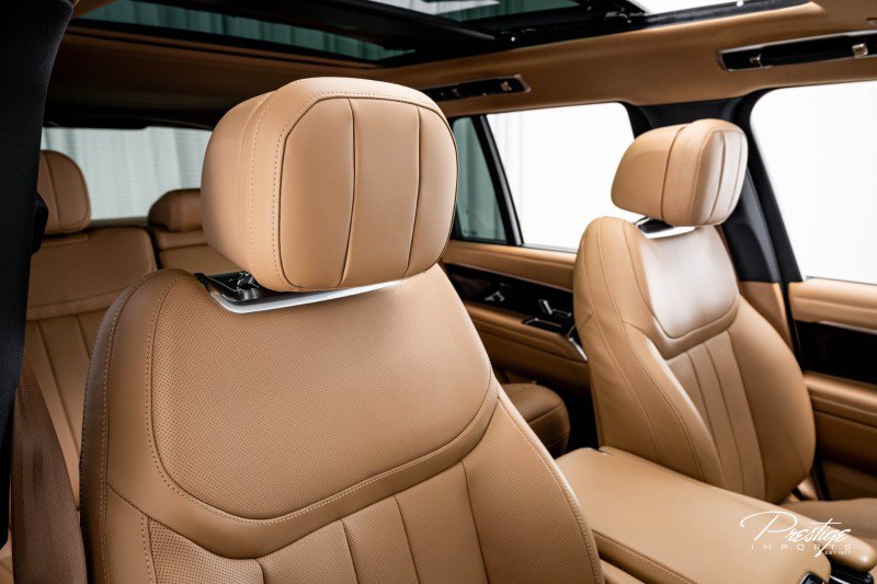 Used 2025 Land Rover Range Rover SE image 39