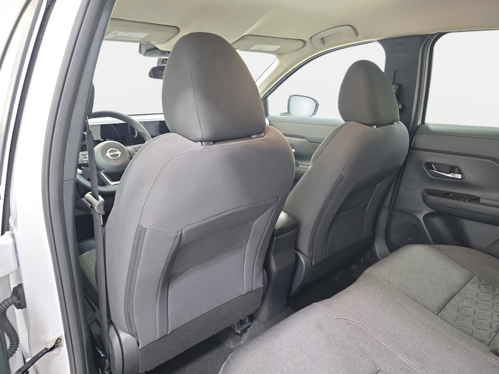 Used 2025 Nissan Kicks SV AWD/4WD image 12