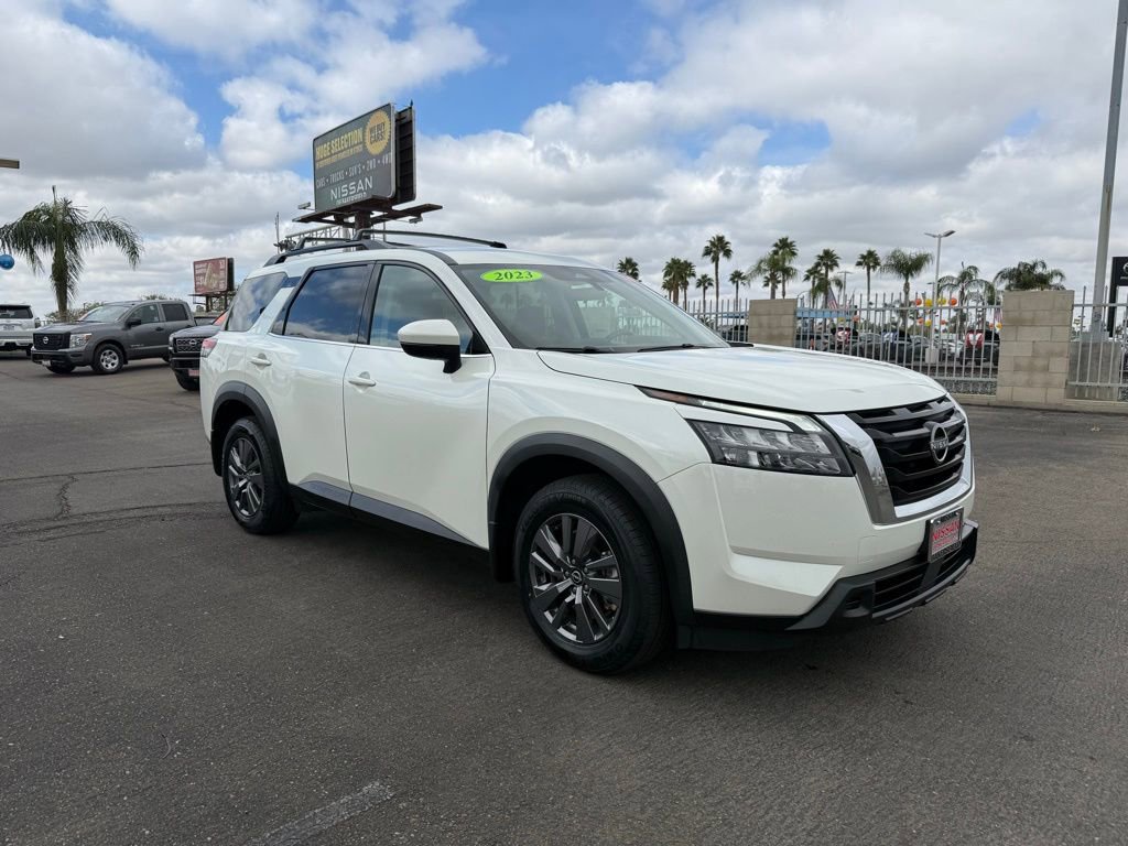 Used 2023 Nissan Pathfinder SV