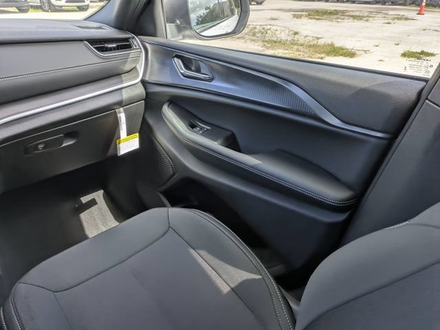 New 2026 Jeep Grand Cherokee L Laredo RWD image 18