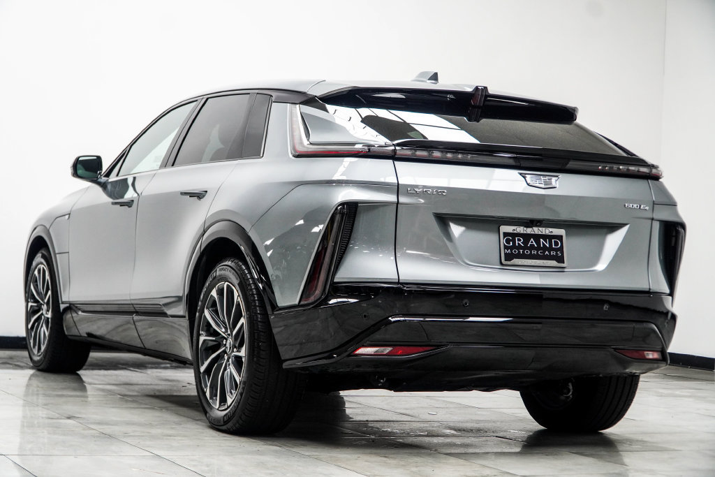 Used 2024 Cadillac Lyriq Sport AWD/4WD image 14