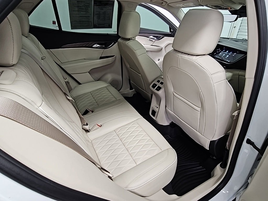 Used 2023 Buick Envision Avenir image 39
