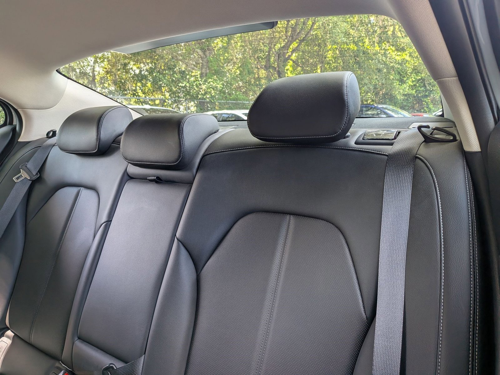 Used 2023 Genesis G70 2.0T RWD image 13