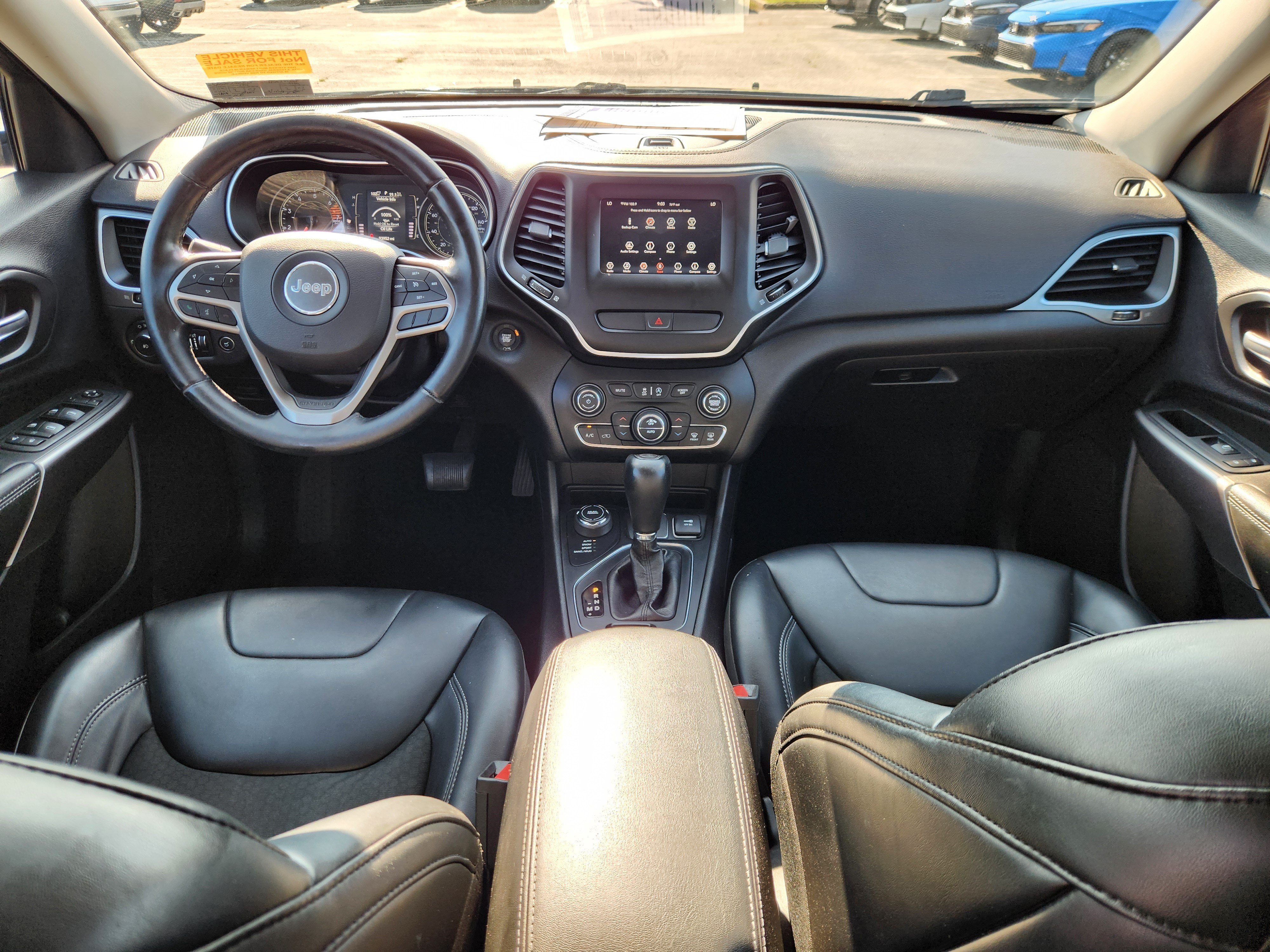 Used 2019 Jeep Cherokee Latitude Plus w/ Comfort/Convenience Group AWD/4WD image 8
