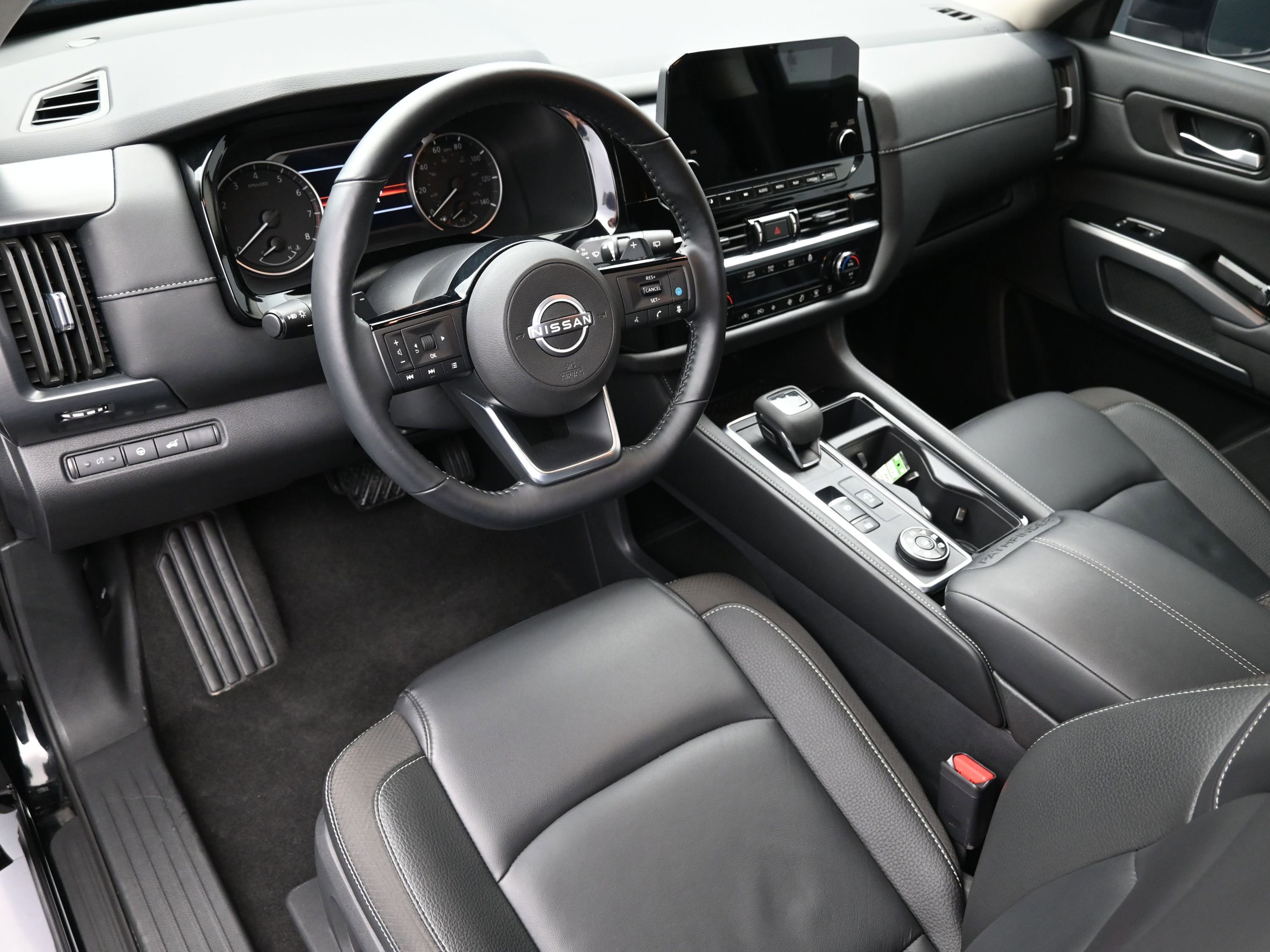 Used 2025 Nissan Pathfinder SL image 22