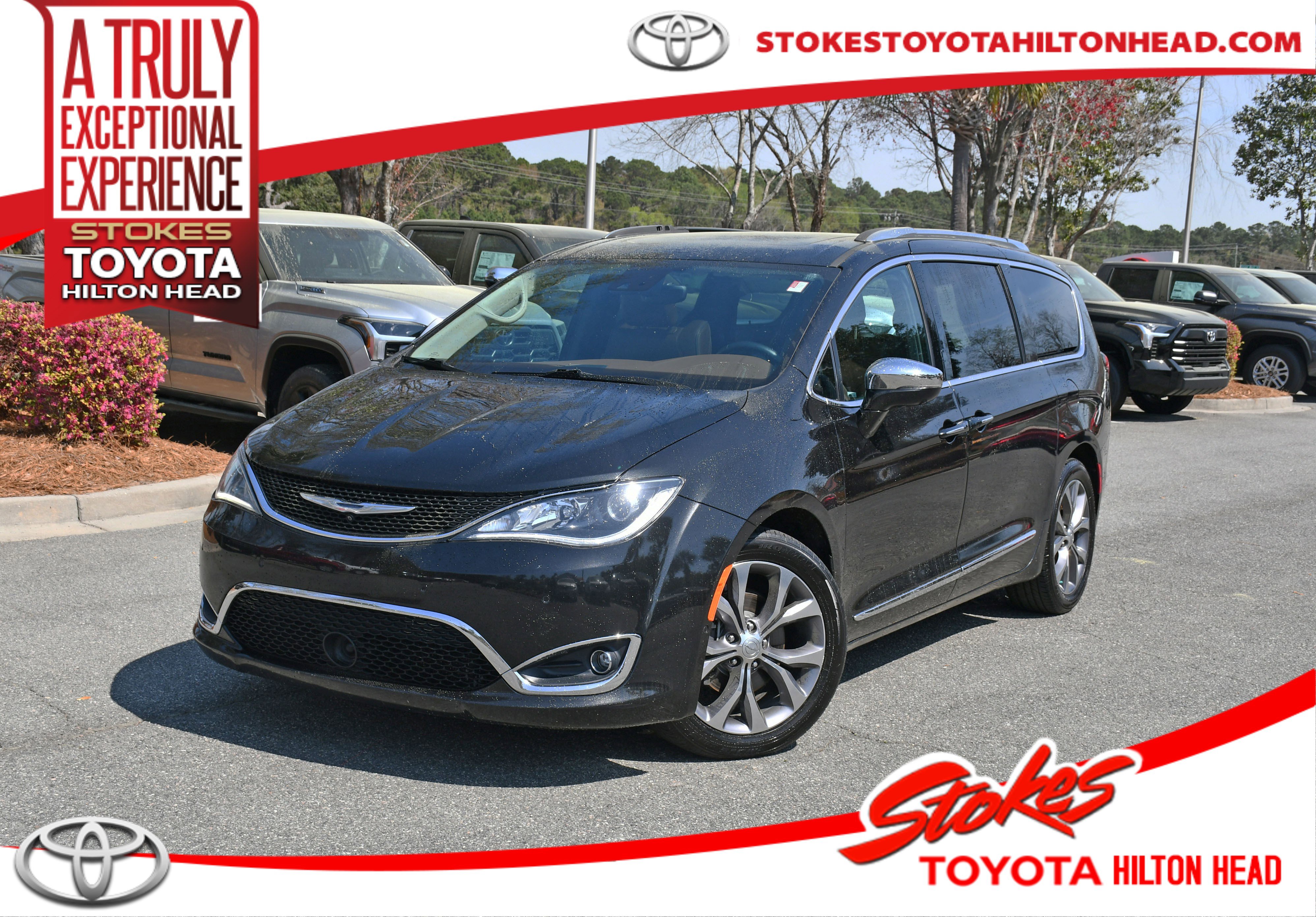 Used 2017 Chrysler Pacifica Limited w/ UConnect Theater Package image 1