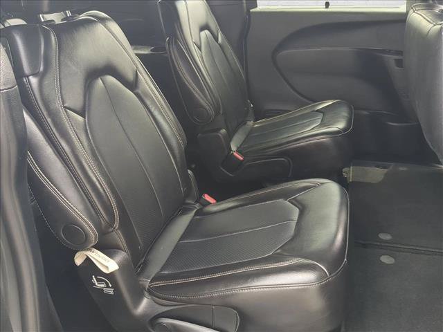 Used 2025 Chrysler Pacifica Select FWD image 19