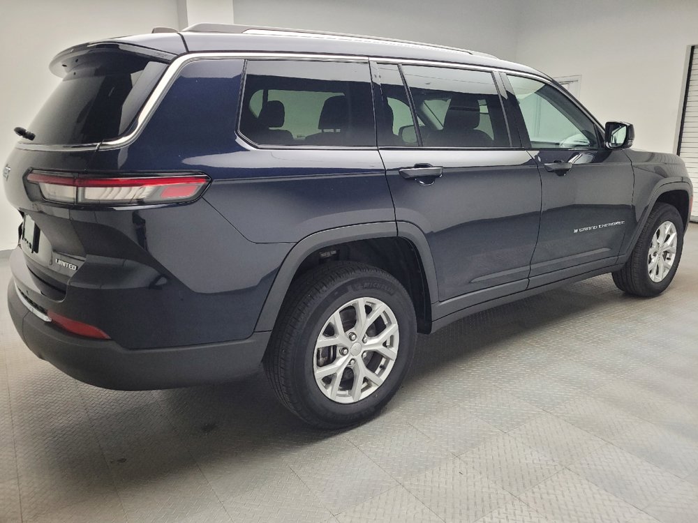 Used 2023 Jeep Grand Cherokee L Limited AWD/4WD image 10