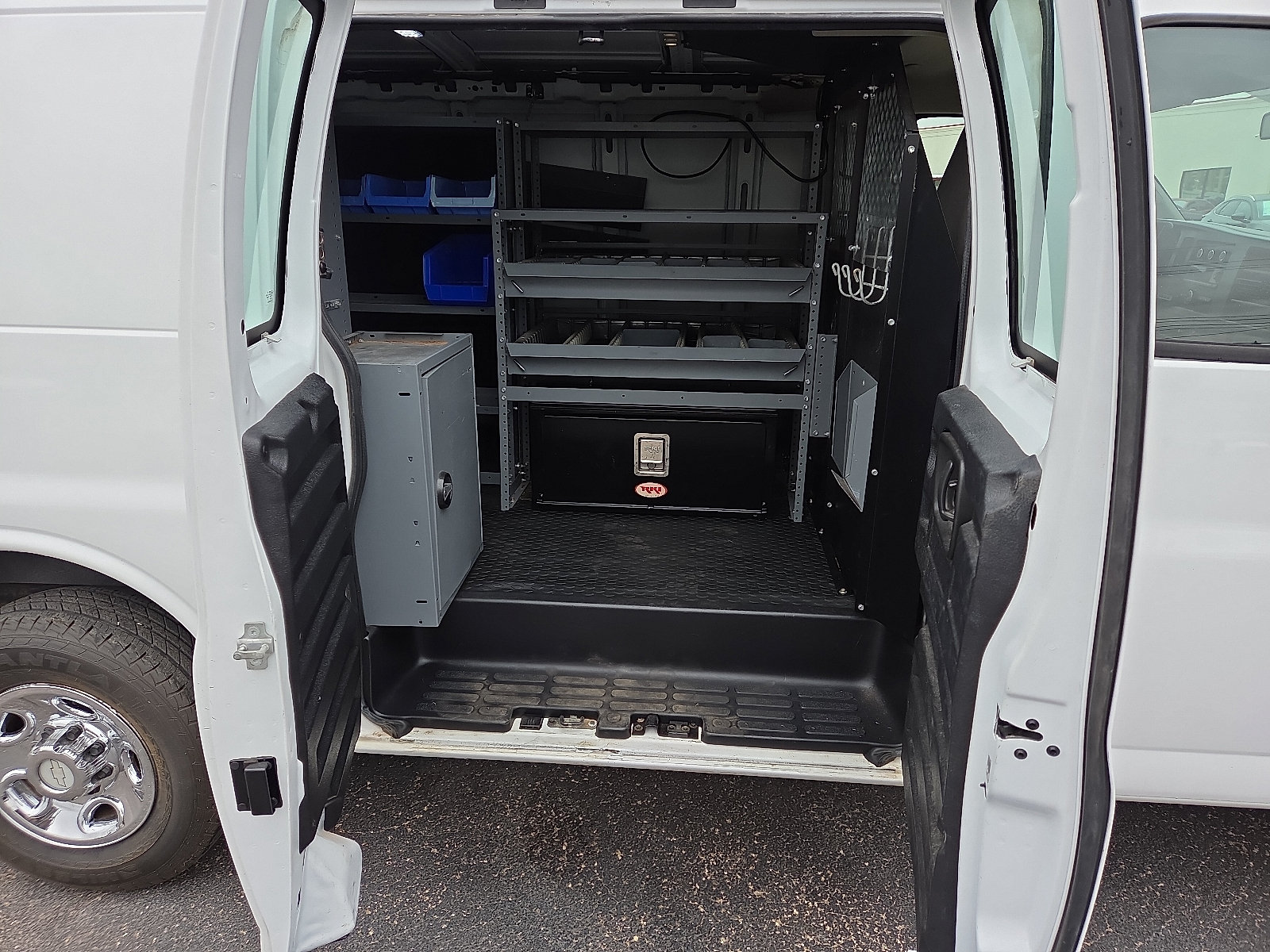 Used 2016 Chevrolet Express 2500 RWD image 7