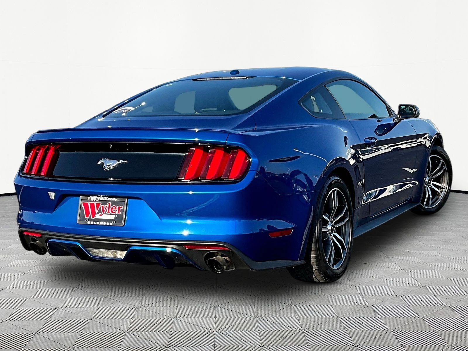 Used 2017 Ford Mustang Premium RWD image 6