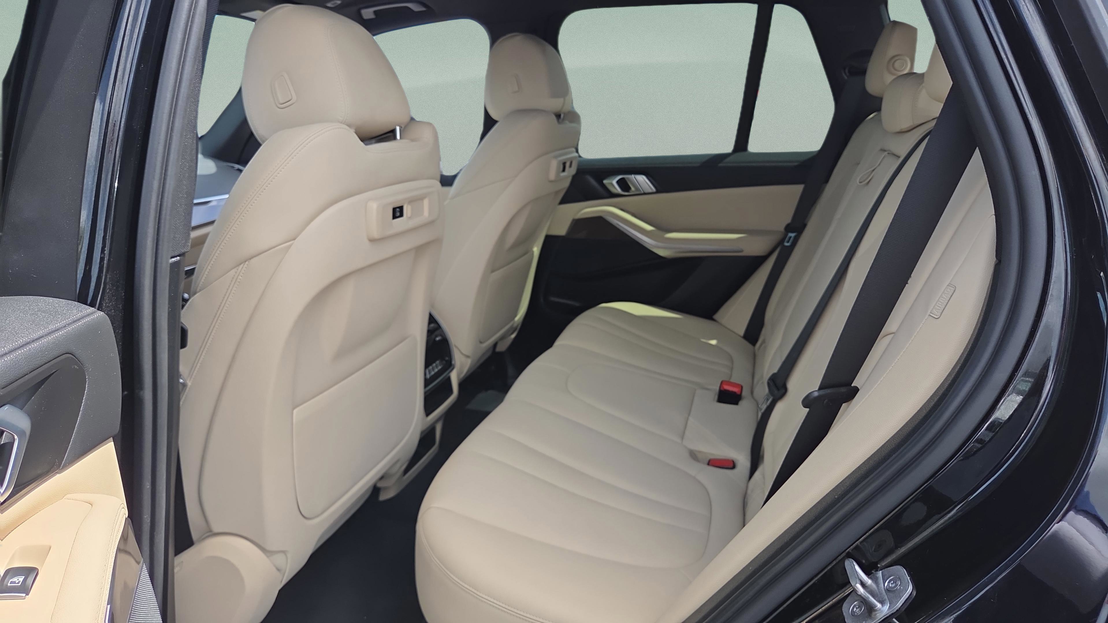 Certified 2022 BMW X5 sDrive40i w/ Premium Package RWD image 11