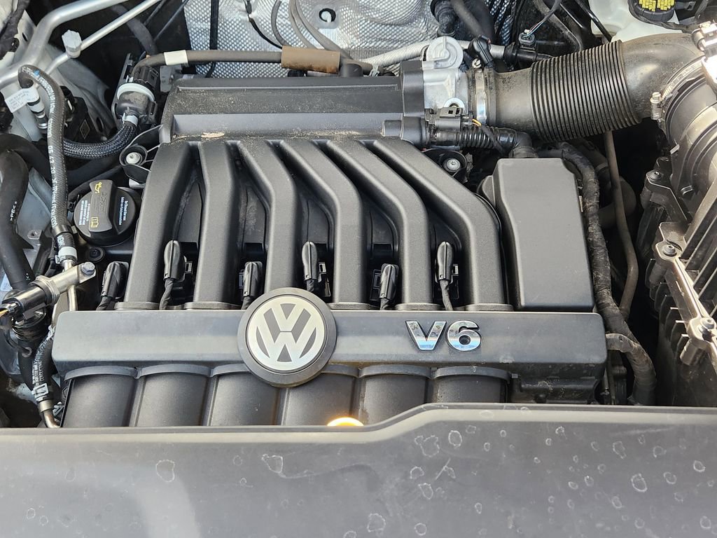 Used 2021 Volkswagen Atlas Cross Sport SEL Premium image 24