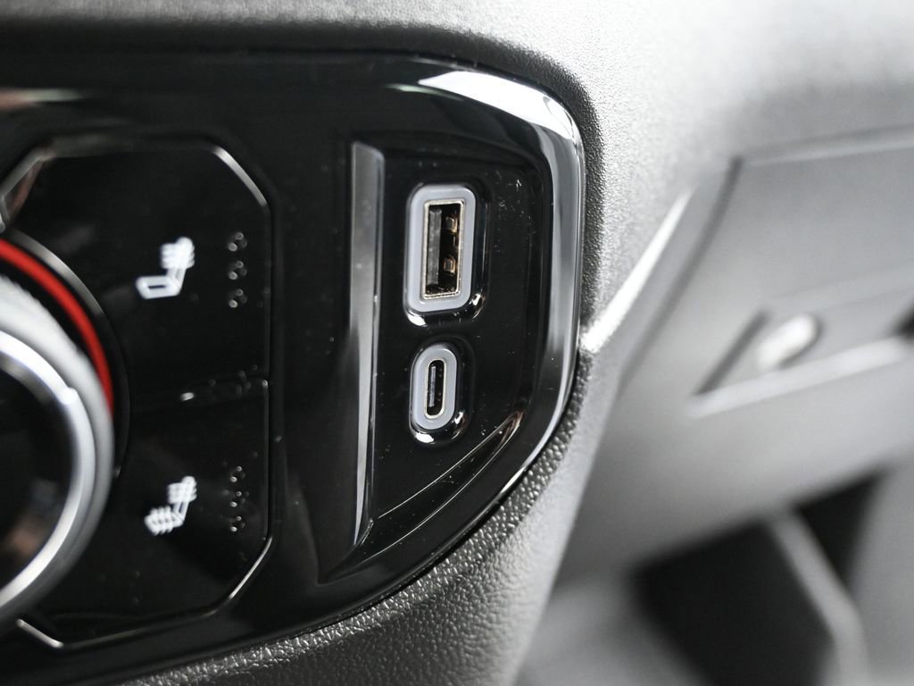 Used 2024 Chevrolet Silverado 2500 LT w/ Convenience Package image 29