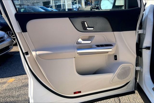 Used 2025 Mercedes-Benz GLA 250 4MATIC image 17