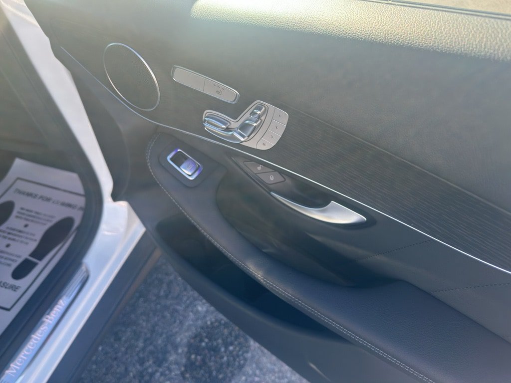 Used 2022 Mercedes-Benz GLC 300 4MATIC image 19
