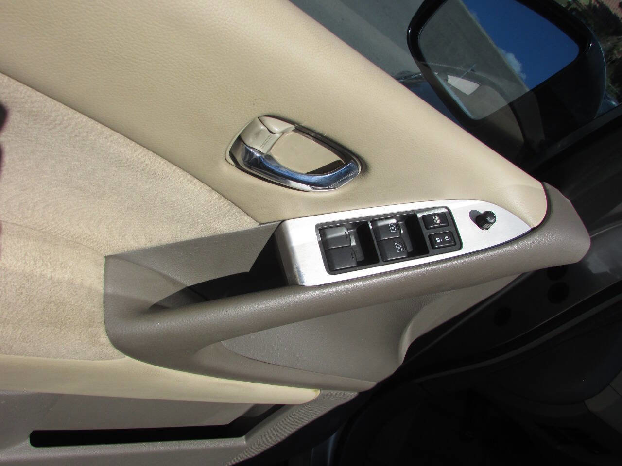 Used 2010 Nissan Murano S image 10