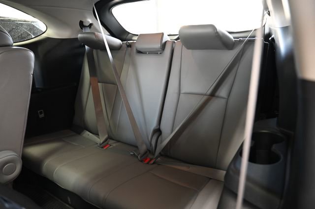 Used 2022 Toyota Highlander Platinum image 12