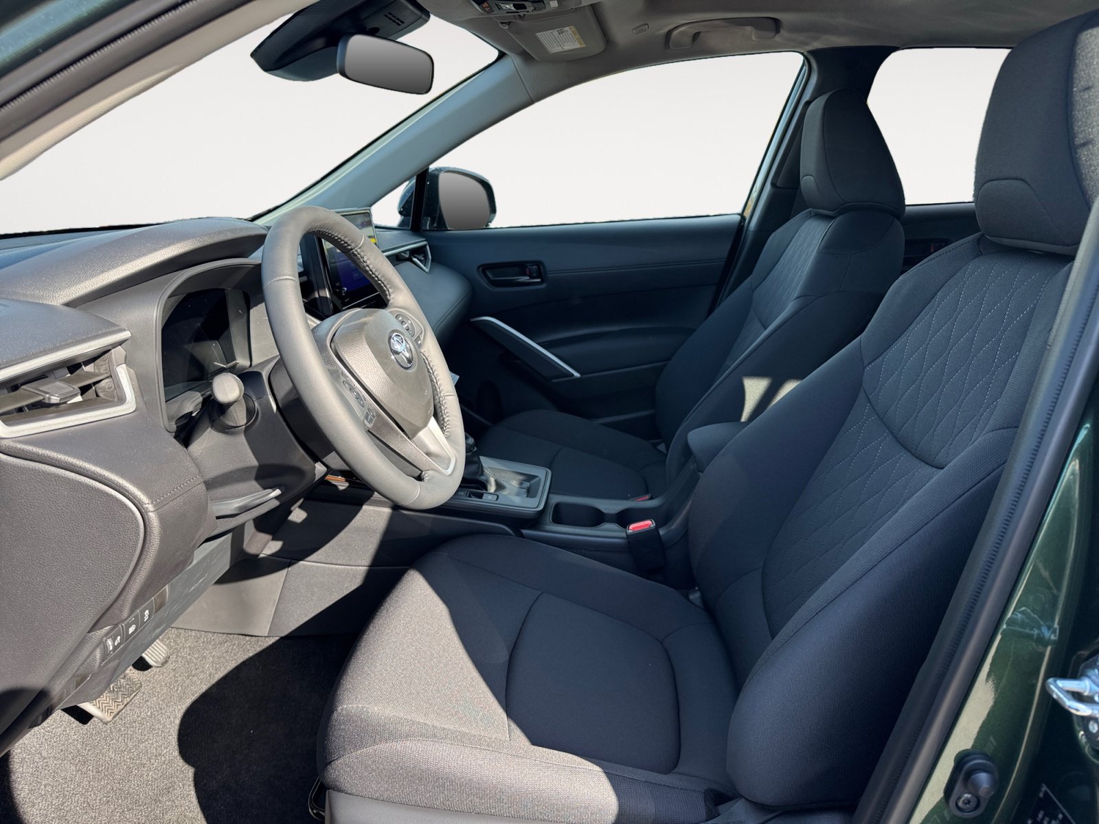 New 2026 Toyota Corolla Cross LE w/ Moonroof Package AWD/4WD image 9