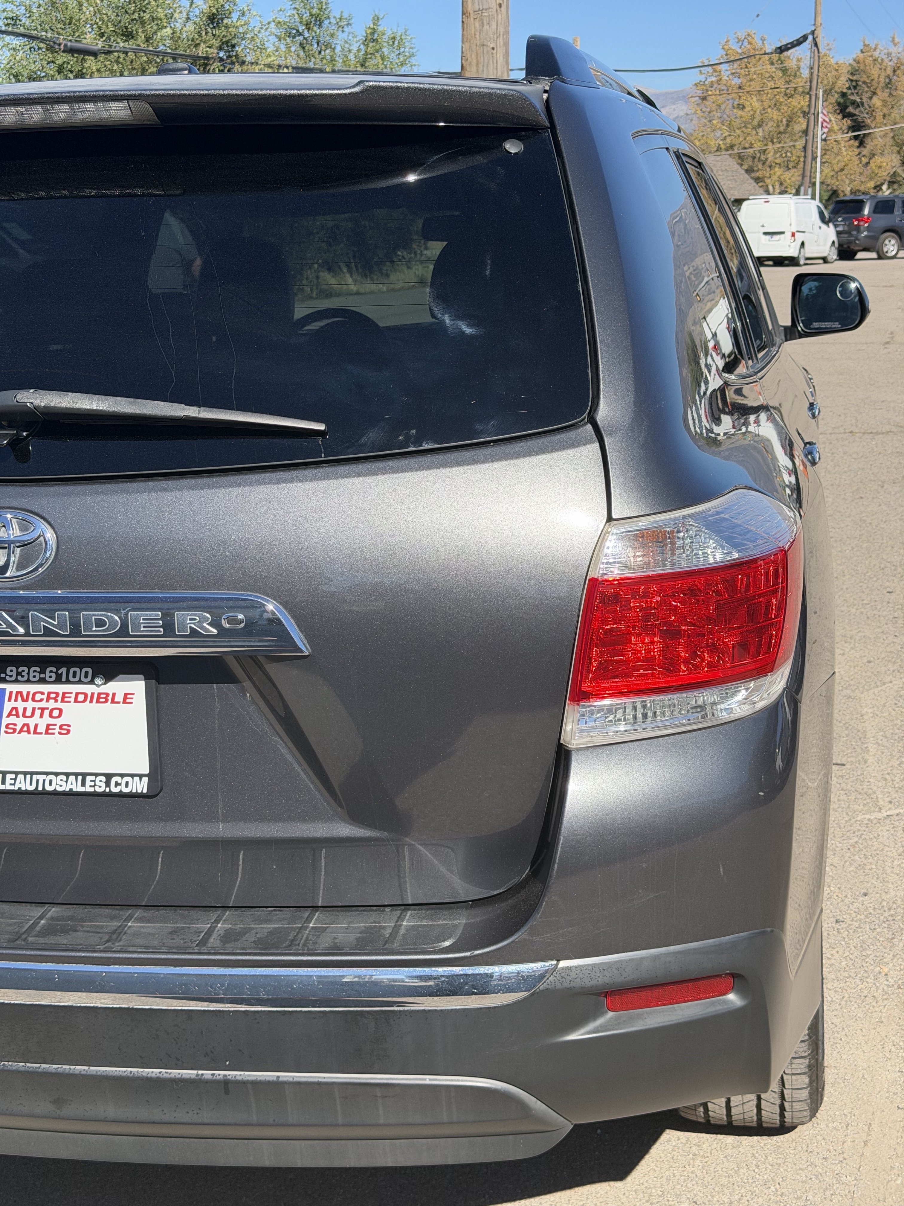 Used 2011 Toyota Highlander Limited w/ Tow Pkg FWD image 13