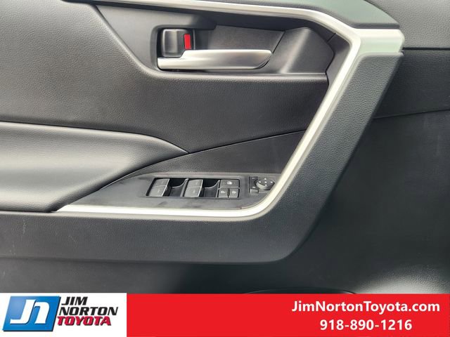 Used 2025 Toyota RAV4 XLE w/ Convenience Package FWD image 25
