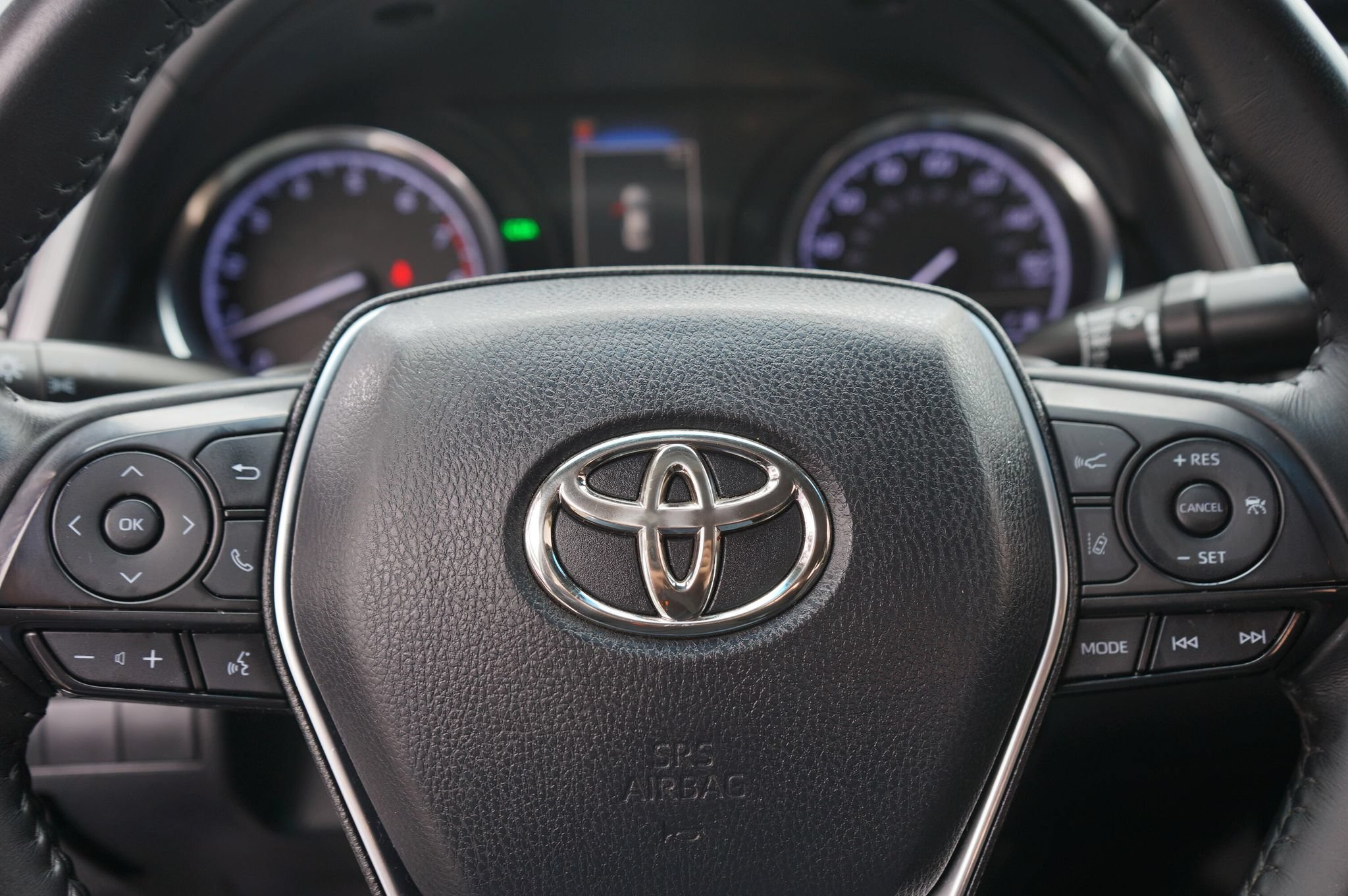 Used 2018 Toyota Camry SE w/ Convenience Package FWD image 21